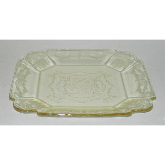 Indiana Glass LORAIN "Basket" Yellow Square Salad Plate - Picture 1 of 2
